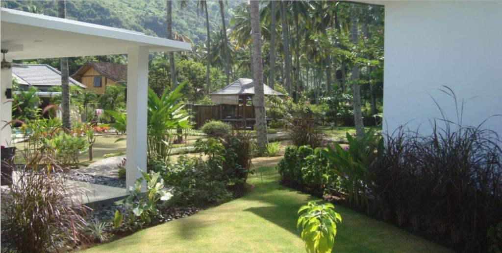 Dream Estate Resort Senggigi Exterior foto